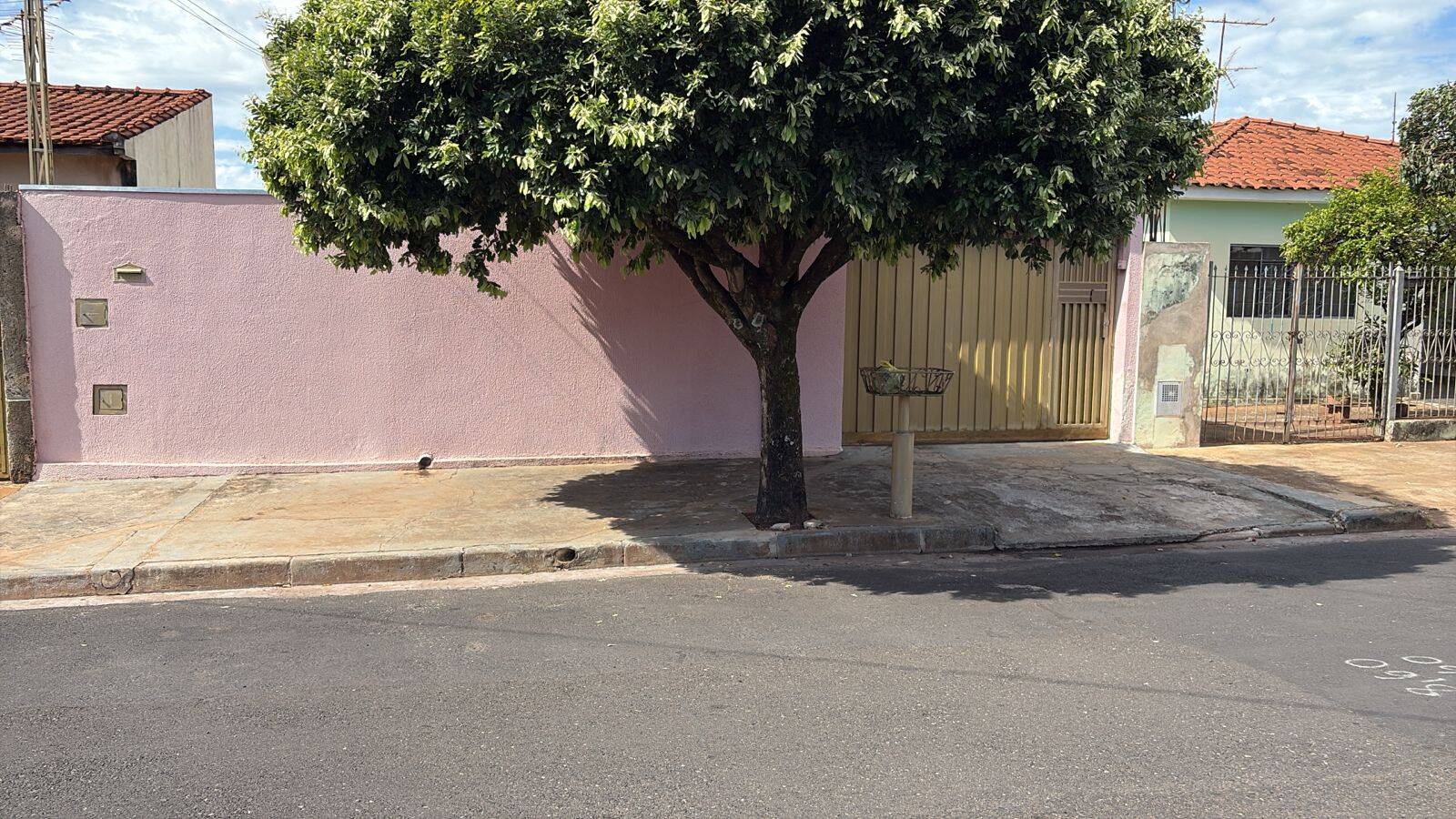 #360 - Casa para Locação em Araraquara - SP