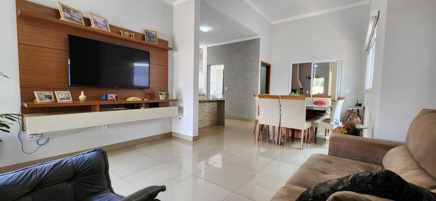 #125 - Casa para Venda em Araraquara - SP