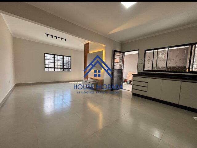 #489 - Casa para Venda em Araraquara - SP