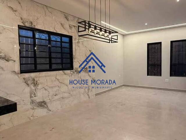 #534 - Casa para Venda em Araraquara - SP