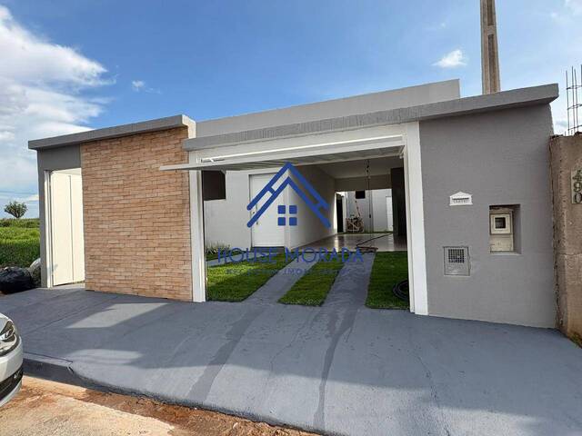 #553 - Casa para Venda em Américo Brasiliense - SP