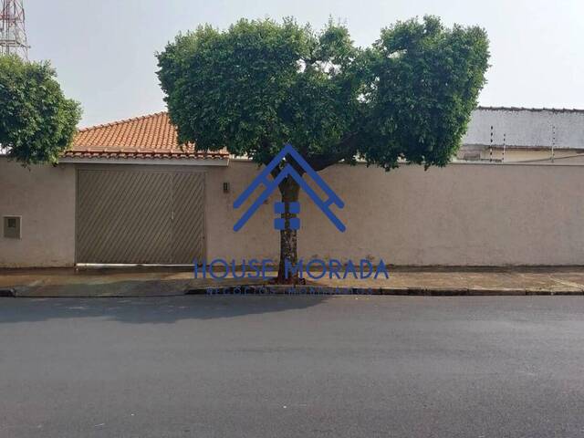 #140 - Casa para Venda em Araraquara - SP