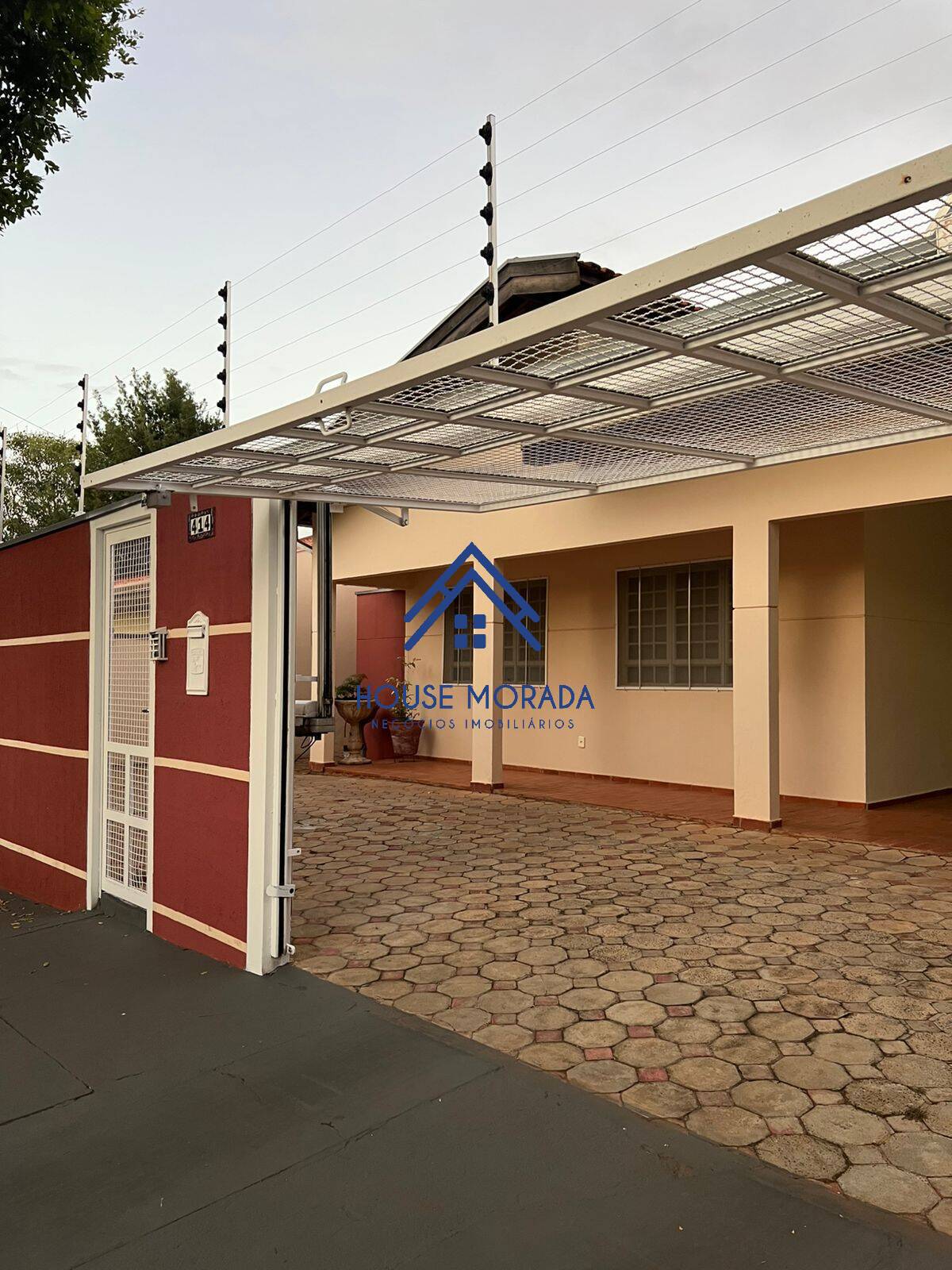 VENDO CASA 03 DORMIT SENDO 1 SUÍTE PISCINA JD IMPERADOR