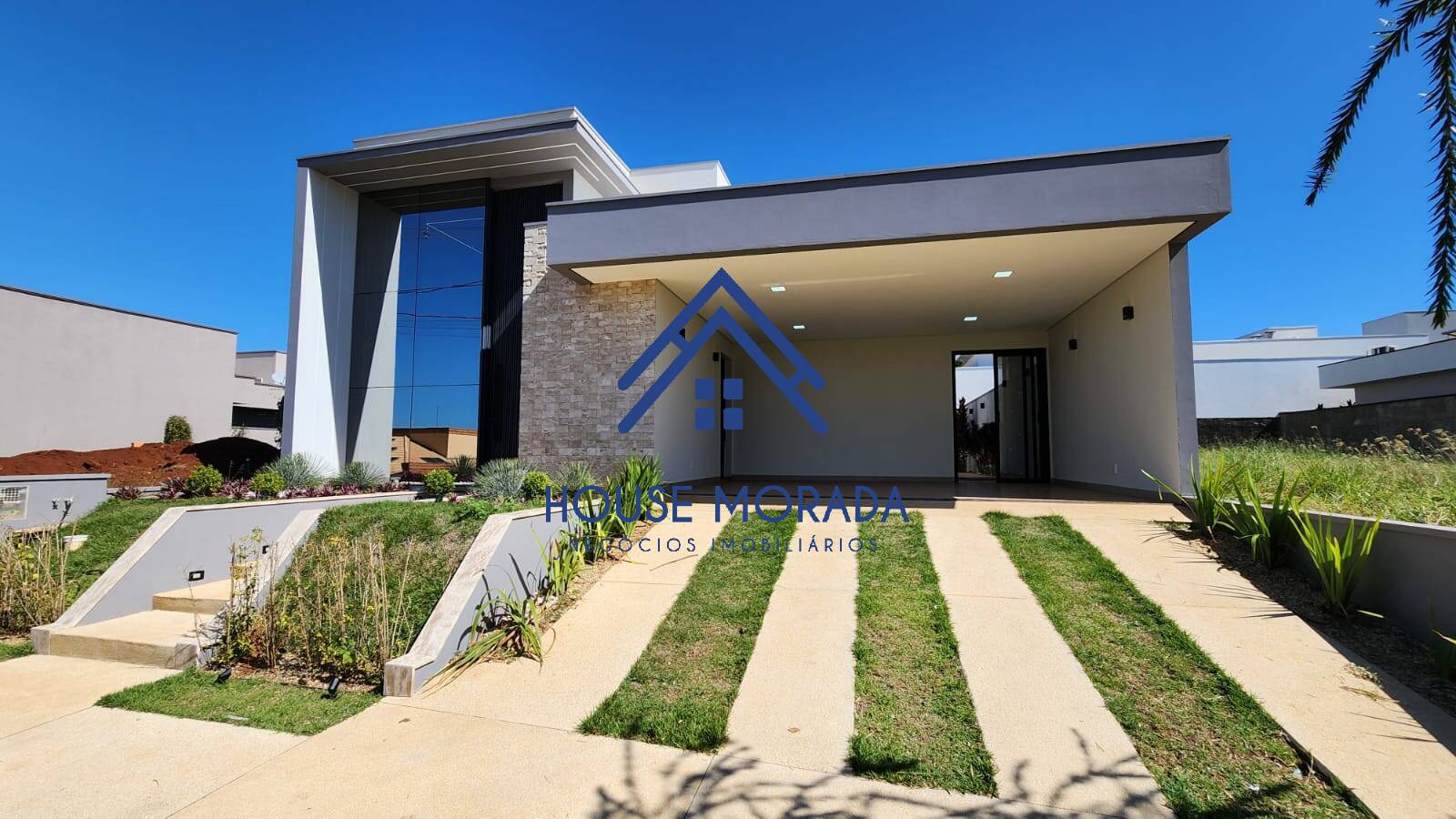 VENDO CASA ALTO PADRÃO 03 SUÍTES CONDOMÍNIO VILLAGE DAMHA III