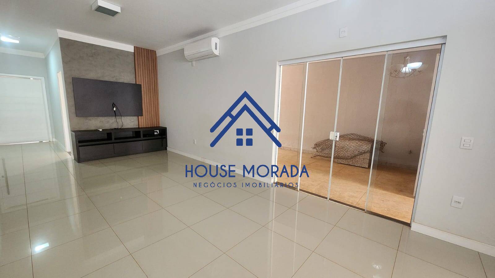 ALUGO CASA 3 DORMIT SENDO 1 SUÍTE C / JACUZZI COND VILLAGE DAMHA II AQA SP