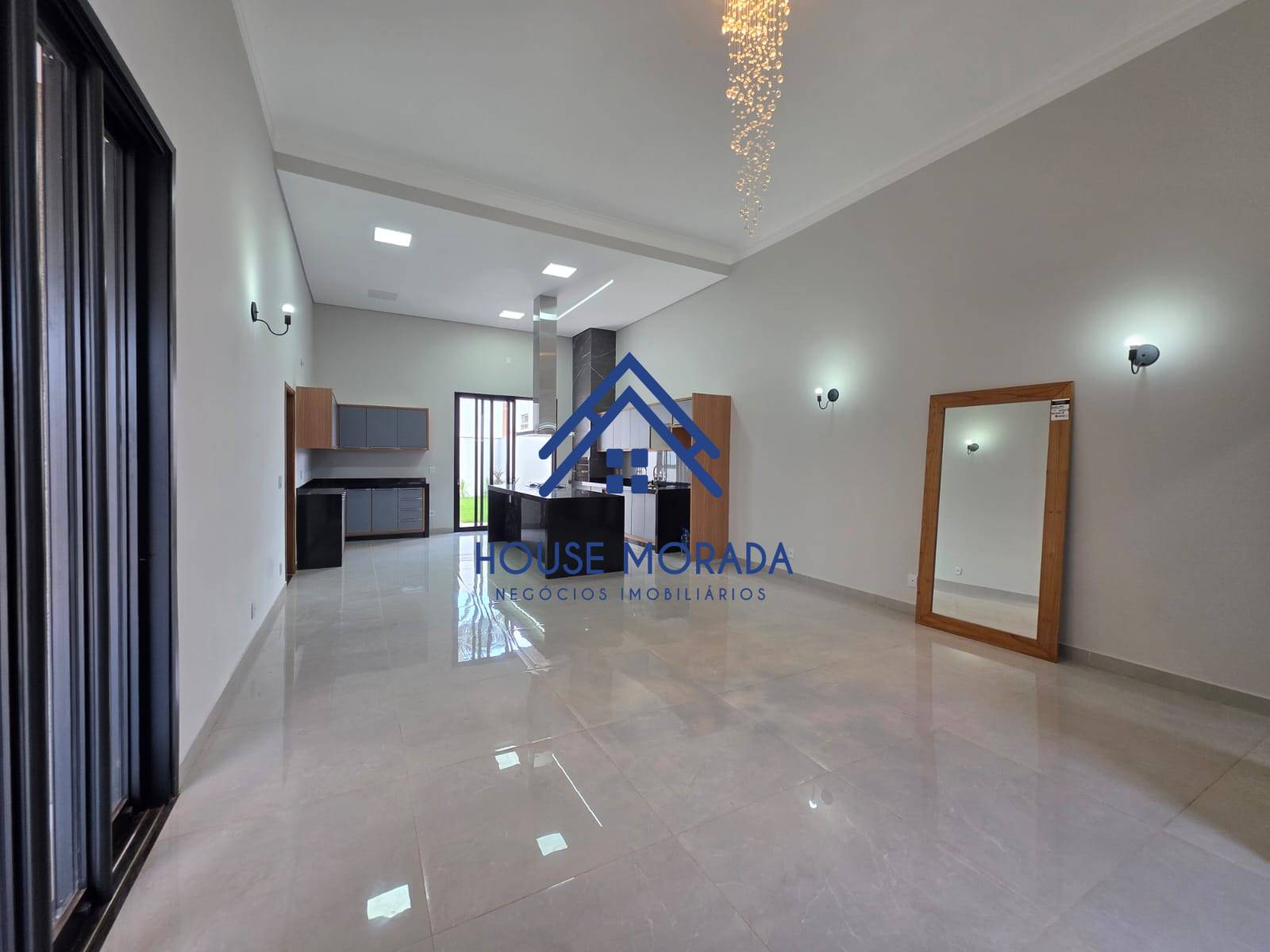 VENDO CASA 03 SUÍTES SENDO UMA MASTER COM CLOSET COND VILLAGE DAMHA II AQA