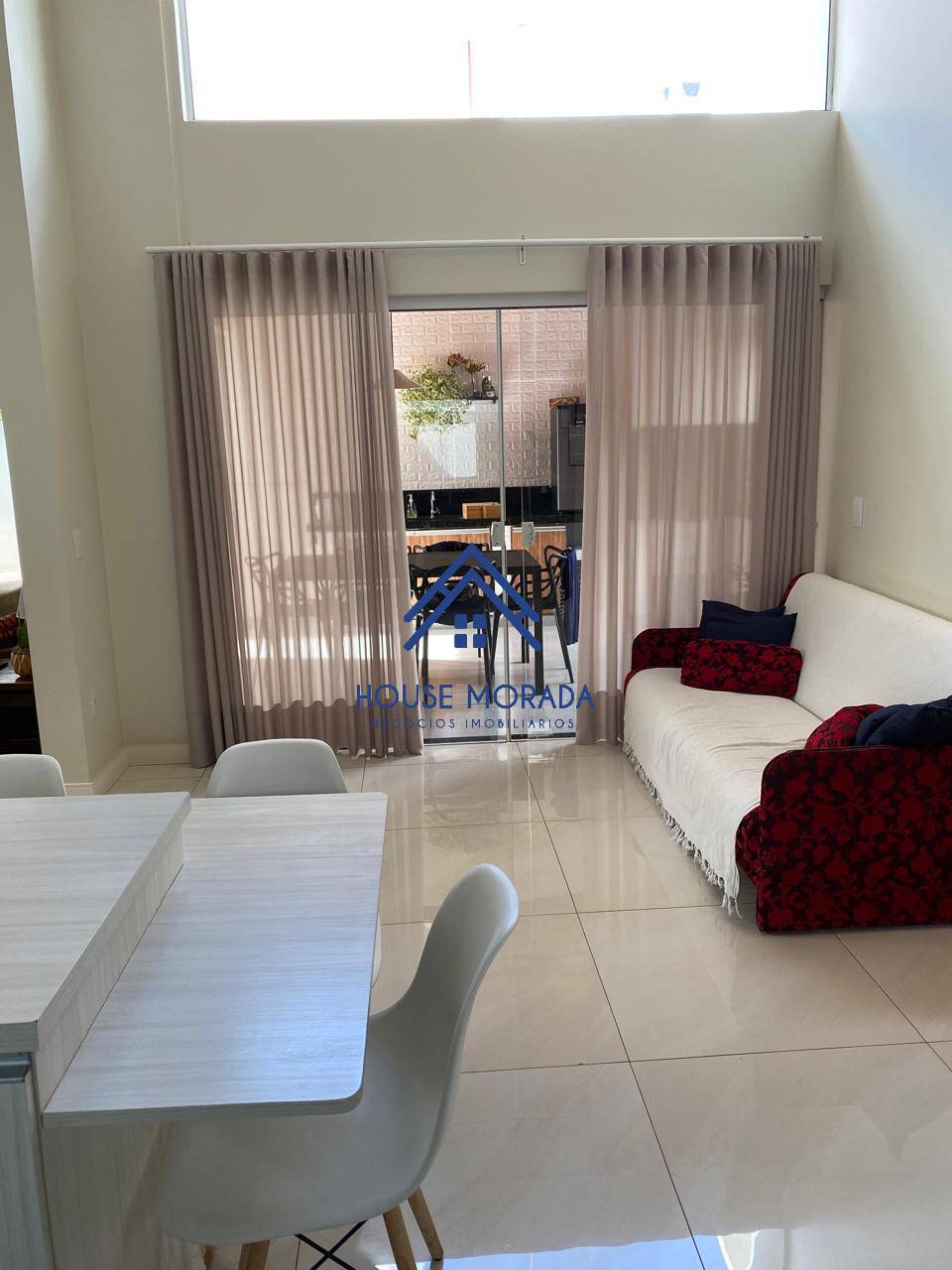 VENDO CASA 03 SUÍTES  CONDOMÍNIO VILLAGE DAMHA II ARARAQUARA SP