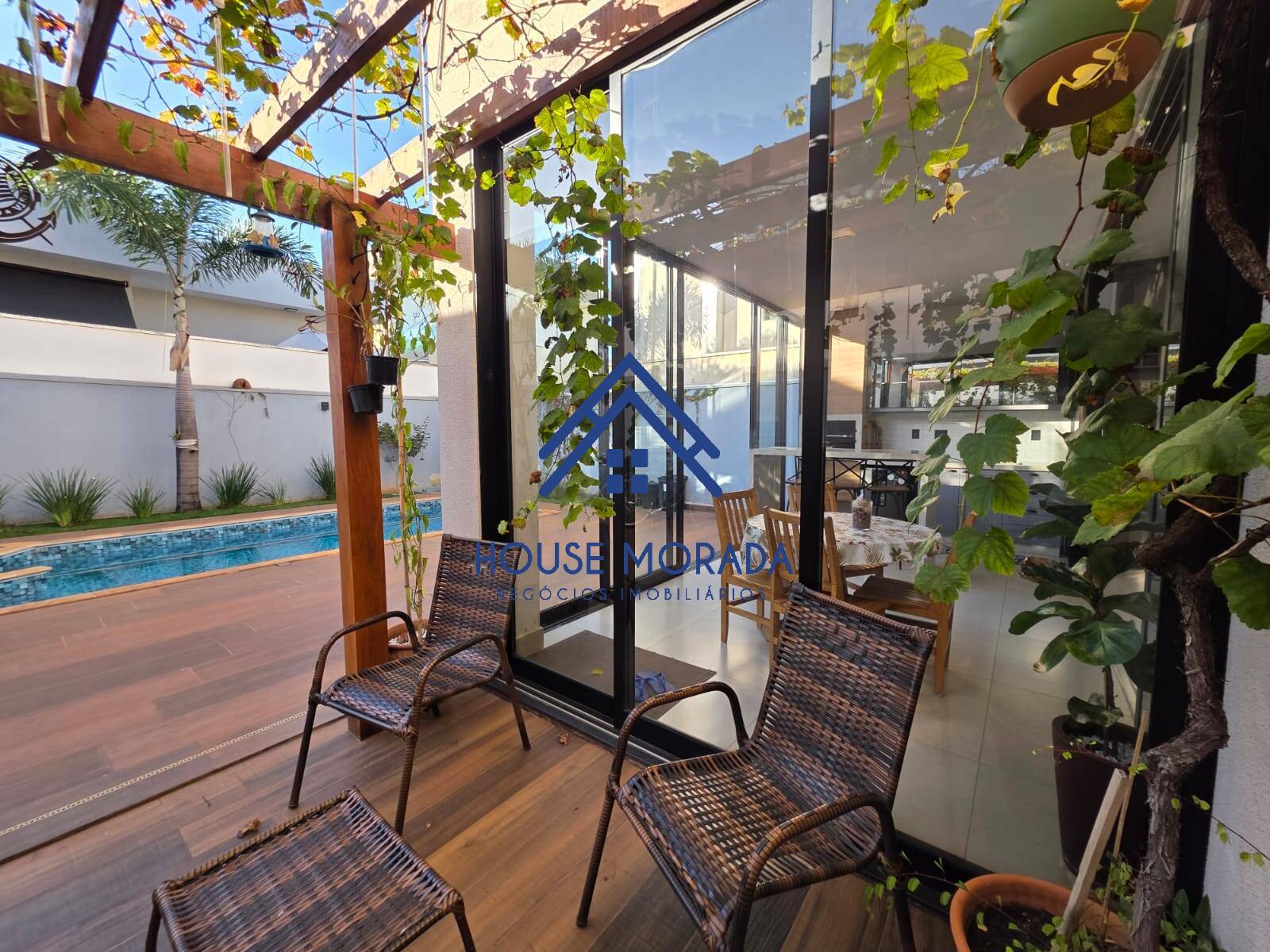 VENDO SOBRADO 3 DORMIT C/SUÍTE E PISCINA CONDOMÍNIO VILLAGE DAMHA II AQA SP
