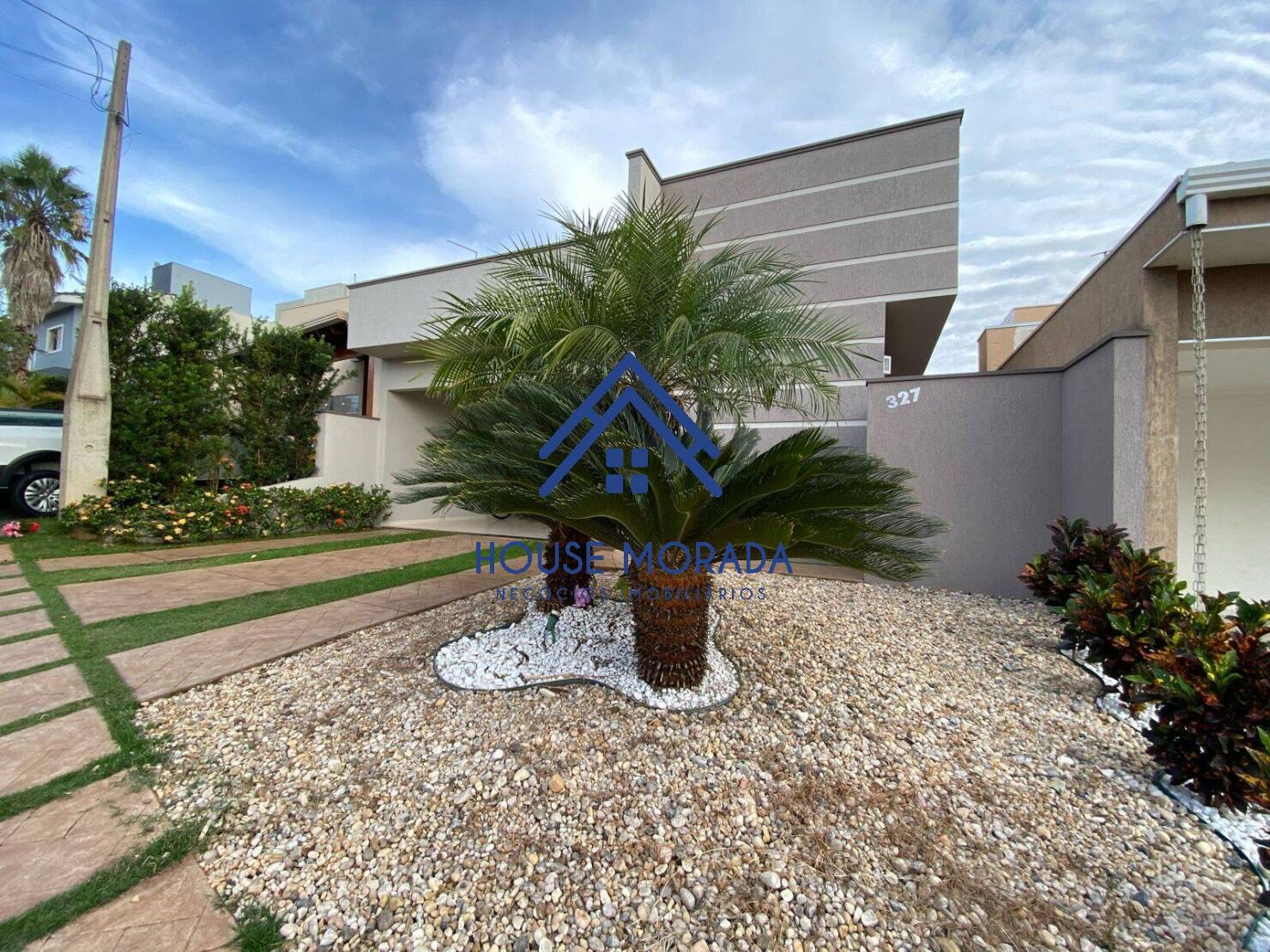 VENDO CASA 03 DORMITÓRIOS SENDO 01 SUÍTE CONDOMINÍO RESIDENCIAL PIEMONTE