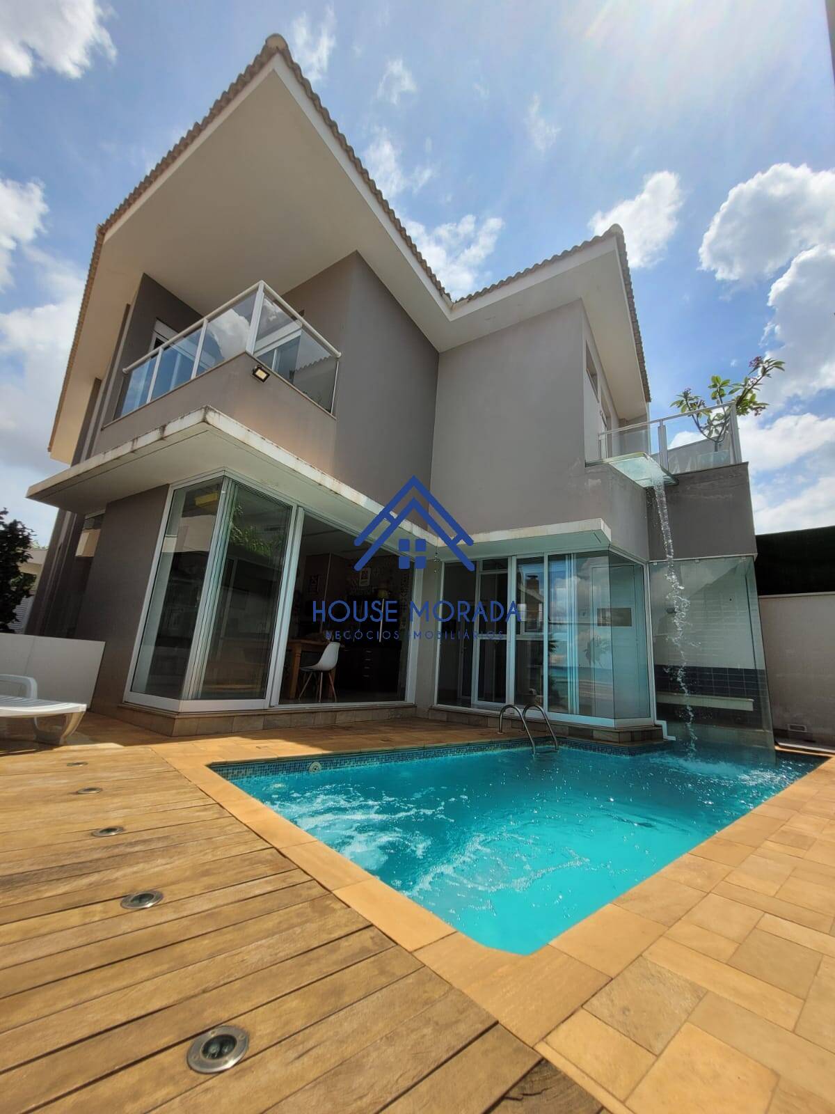 VENDO SOBRADO ALTO PADRÃO SENDO 03 SUÍTES , PISCINA COND VILLAGE DAMHA II
