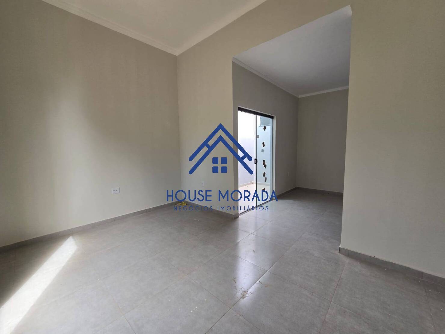 VENDO CASA 3 DORMITORIOS, SENDO 1 SUITE CONDOMINIO ALVORADA