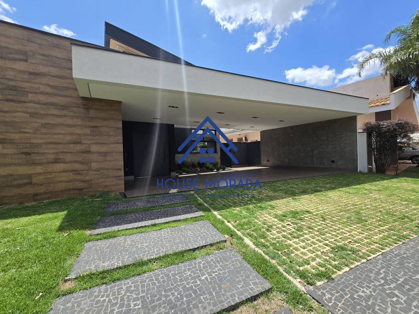 VENDO CASA ALTO PADRAO, 3 SUITES, PISCINA, DAMHA, ARARAQUARA/ SP