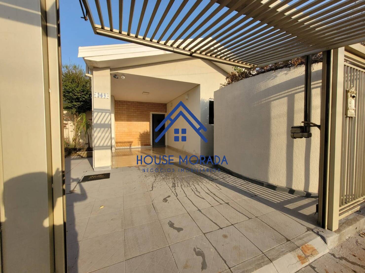 VENDO CASA 3 DORMIT SENDO 1 SUÍTE MELHADO ARARAQUARA SP