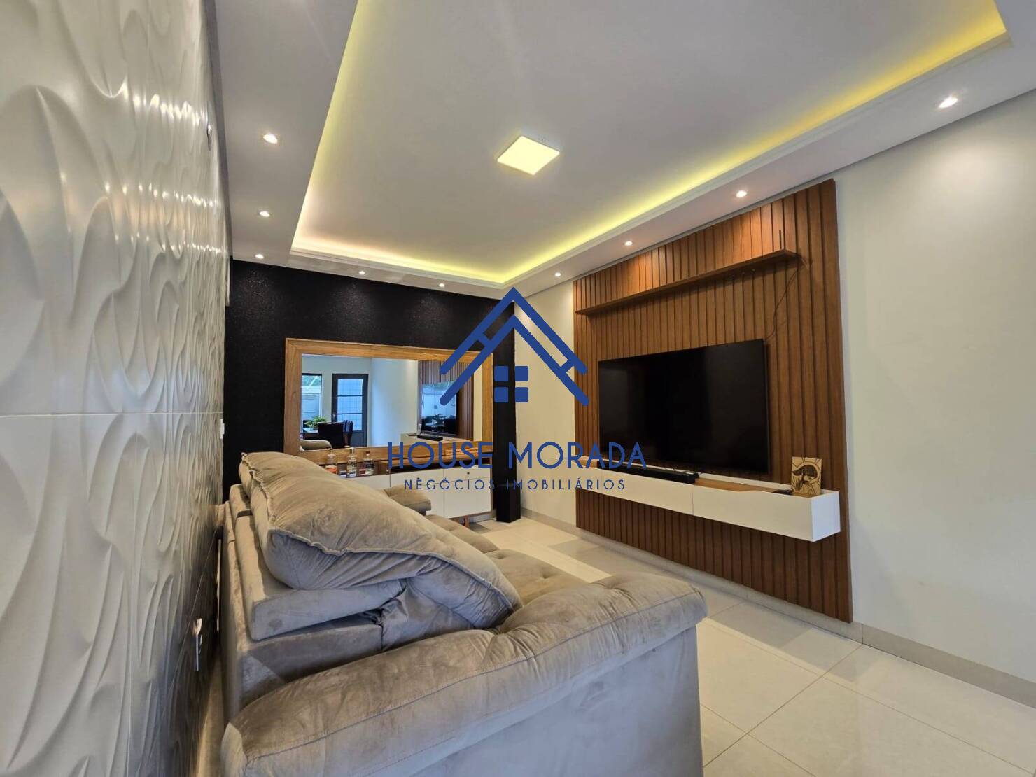 VENDO CASA, COM 2 DORMITÓRIOS, 1 SUITE, COM ÁREA DE LAZER, ARARAQUARA / SP